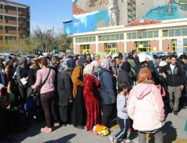 Σχέδιο της κυβέρνησης για «εξάπλωση» των μεταναστών σε όλη την επικράτεια